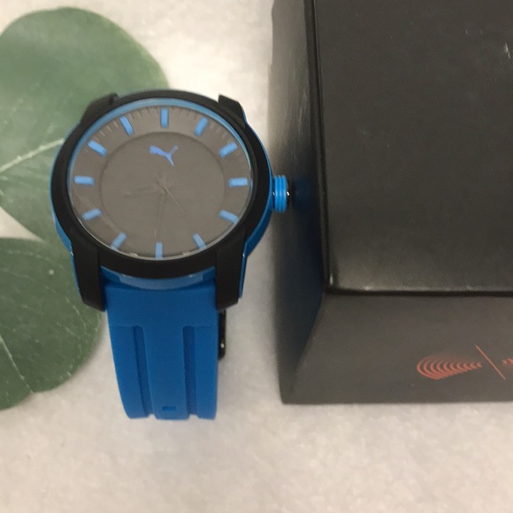 New Men’s PUMA Silicone Watch 45 mm 3 hand movements blue/black - Picture 12 of 16